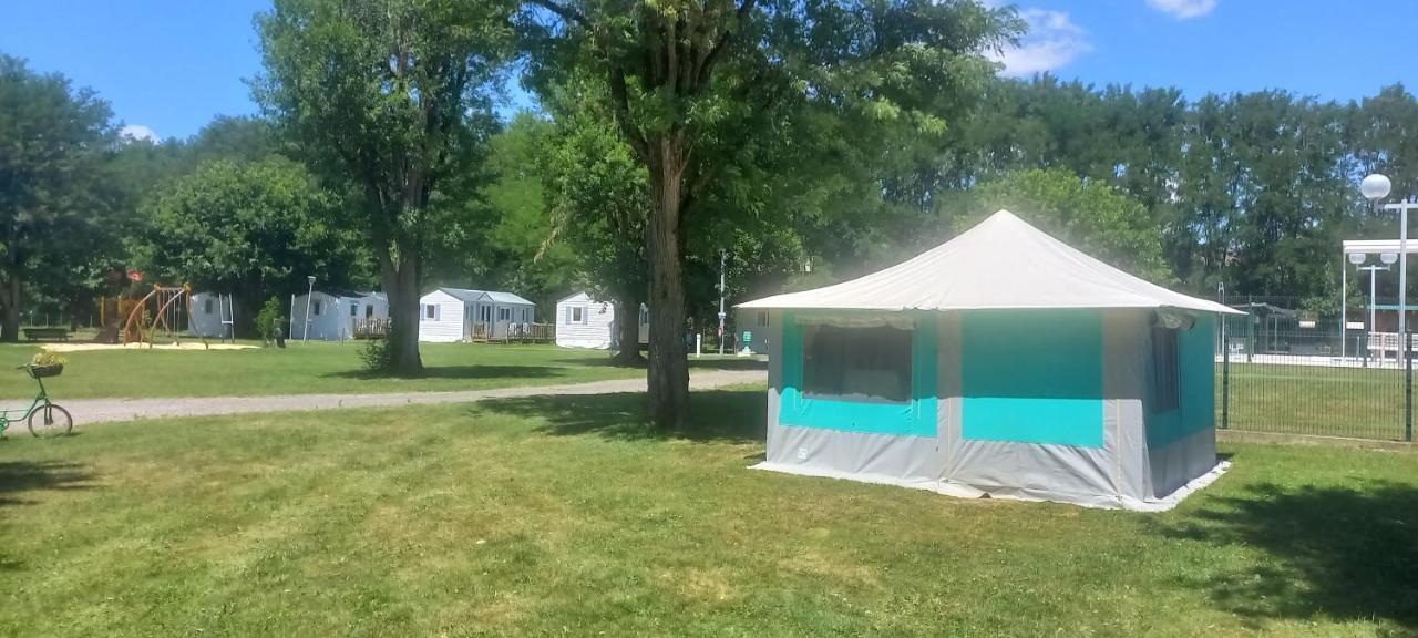 Les Berges Du Cele Camping 2*